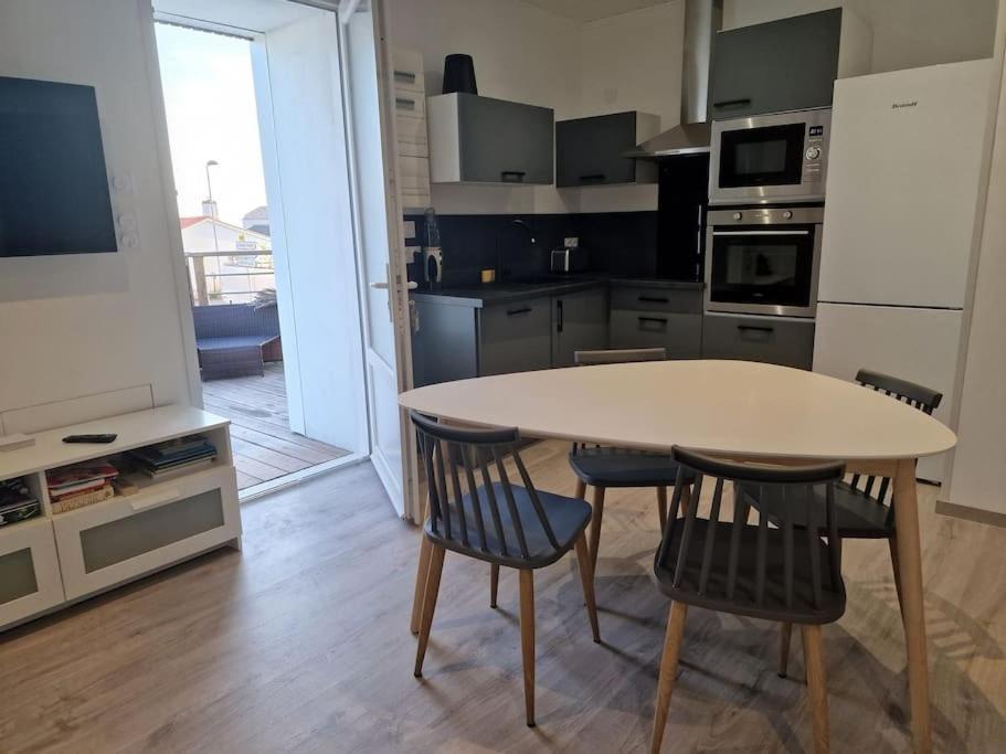 Superbe Appartement Renove A Neuf Centre Bourg Brem Sur Mer Ngoại thất bức ảnh